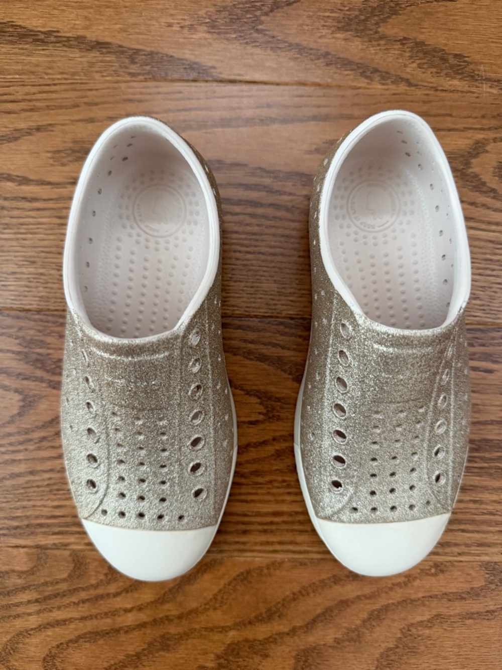 Native Jefferson Glitter Slip-On Kids Shoes in Gold - size C12